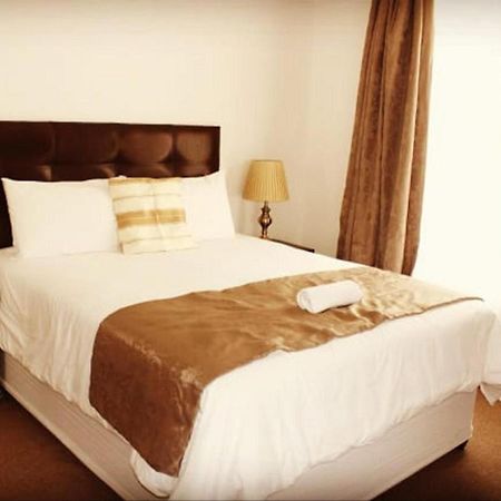 Moshitametsi Guesthouse Kempton Park Luaran gambar