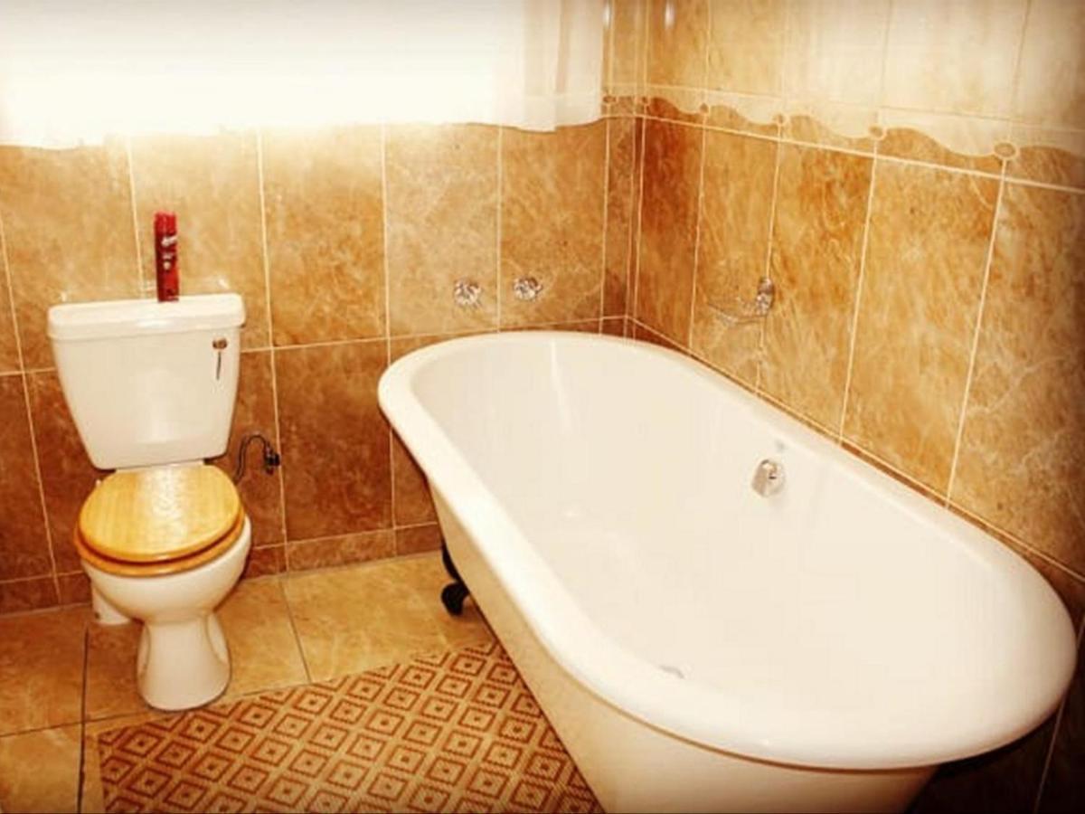 Moshitametsi Guesthouse Kempton Park Luaran gambar