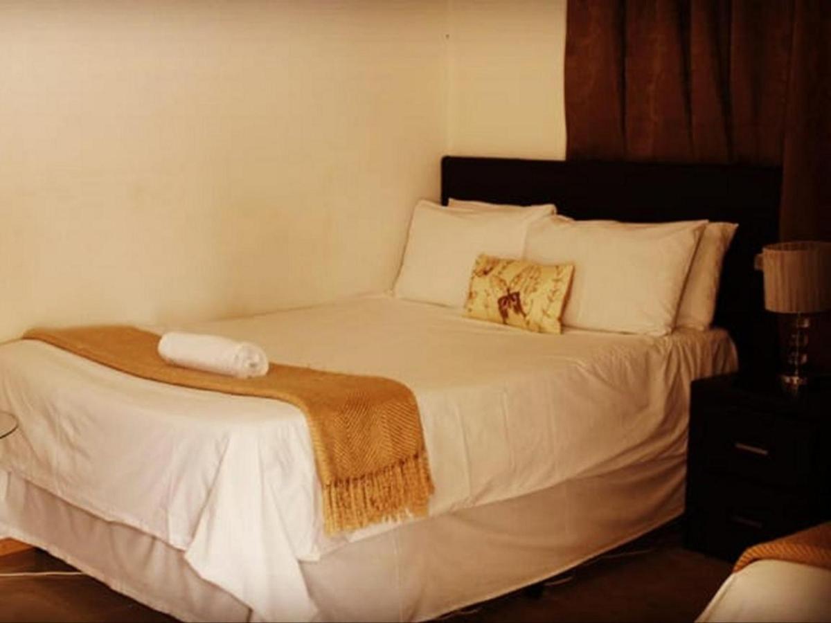 Moshitametsi Guesthouse Kempton Park Luaran gambar