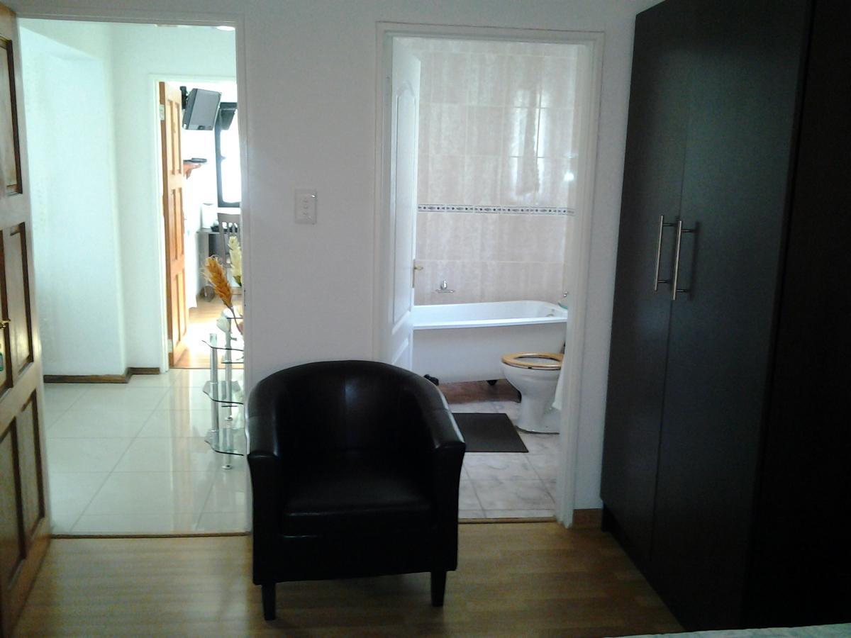 Moshitametsi Guesthouse Kempton Park Luaran gambar