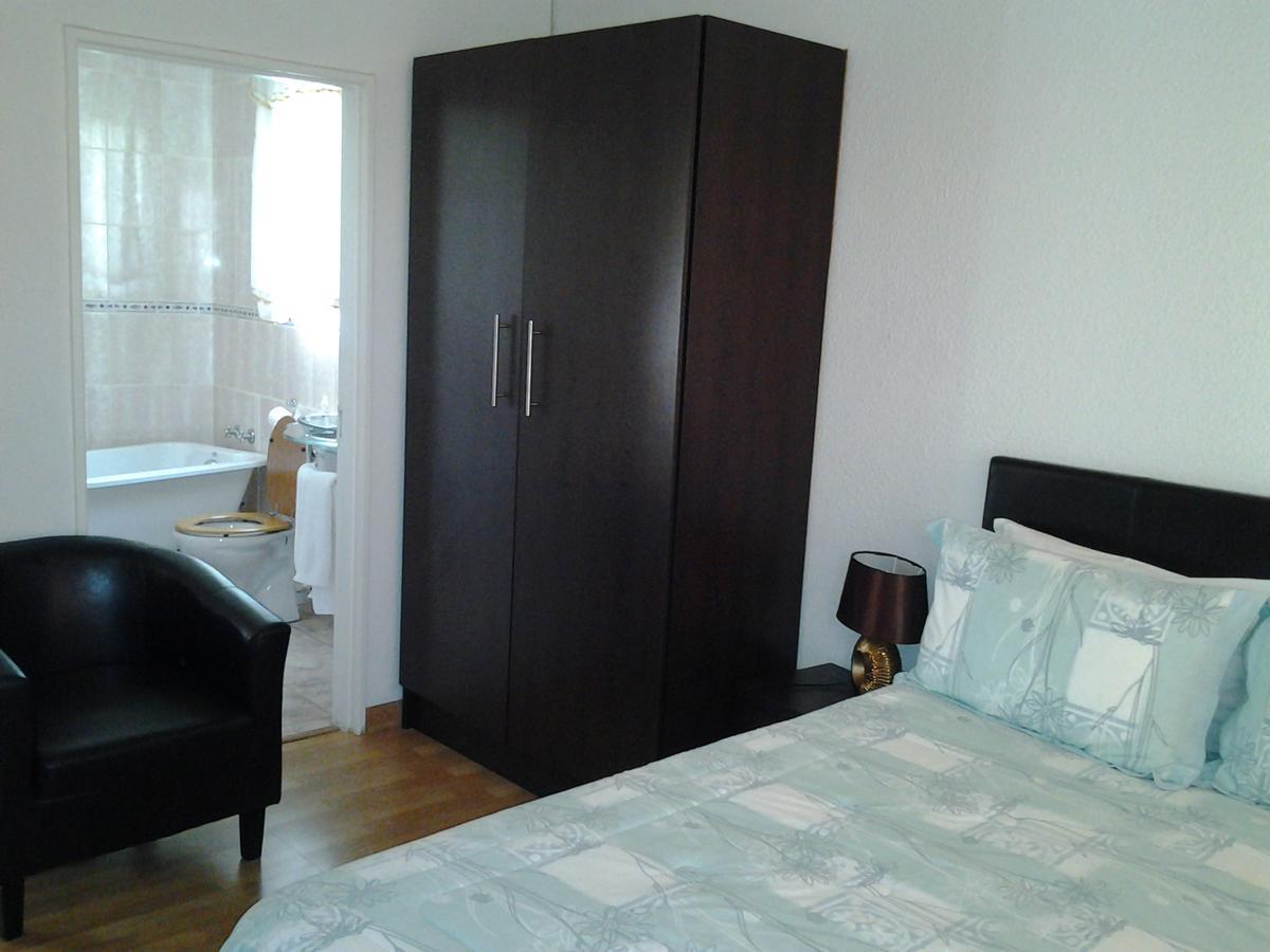Moshitametsi Guesthouse Kempton Park Luaran gambar