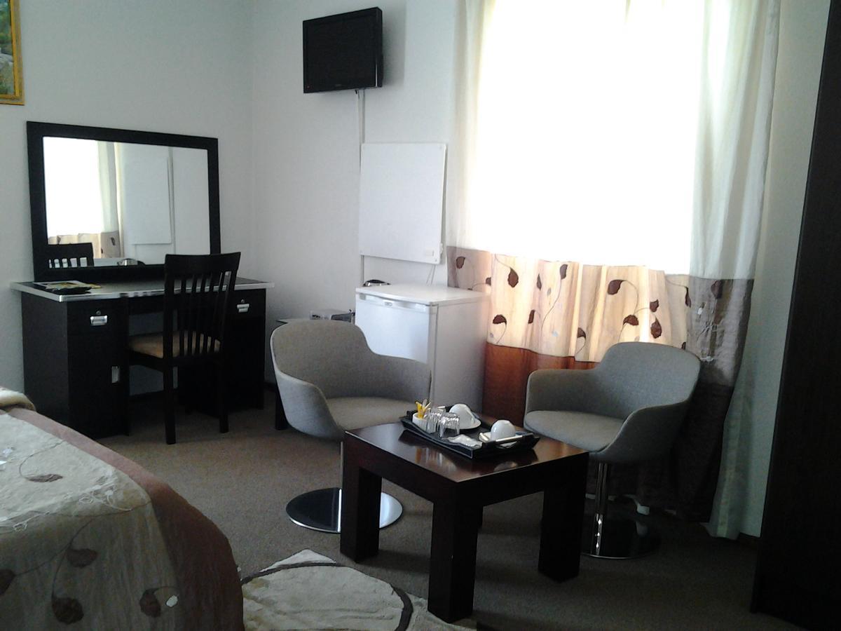 Moshitametsi Guesthouse Kempton Park Luaran gambar