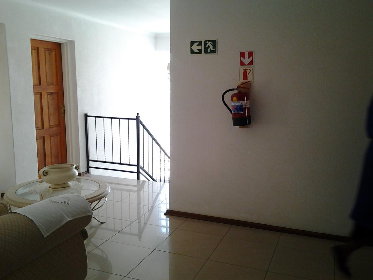Moshitametsi Guesthouse Kempton Park Luaran gambar