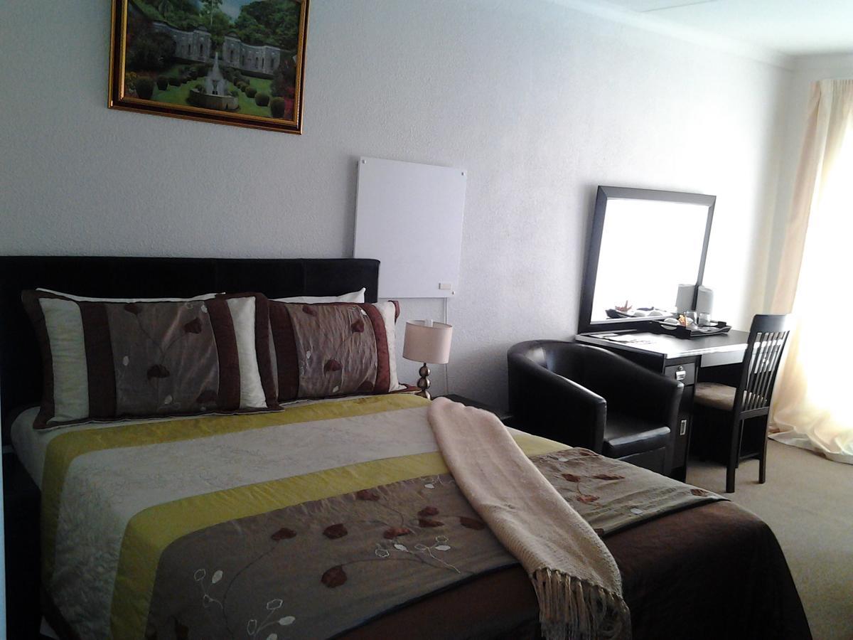 Moshitametsi Guesthouse Kempton Park Luaran gambar