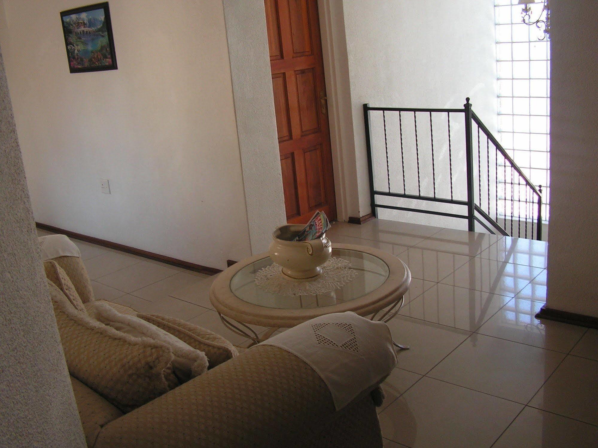 Moshitametsi Guesthouse Kempton Park Luaran gambar
