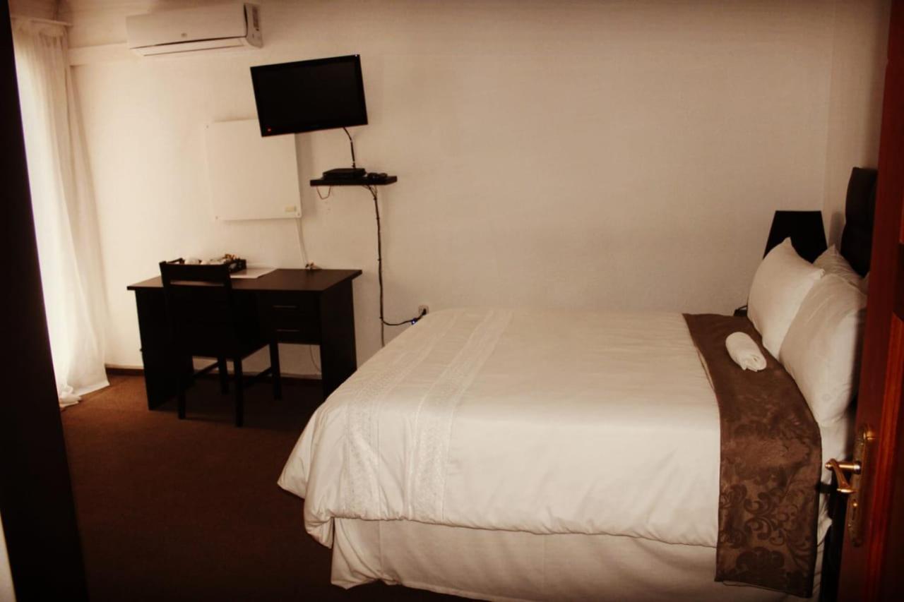 Moshitametsi Guesthouse Kempton Park Luaran gambar