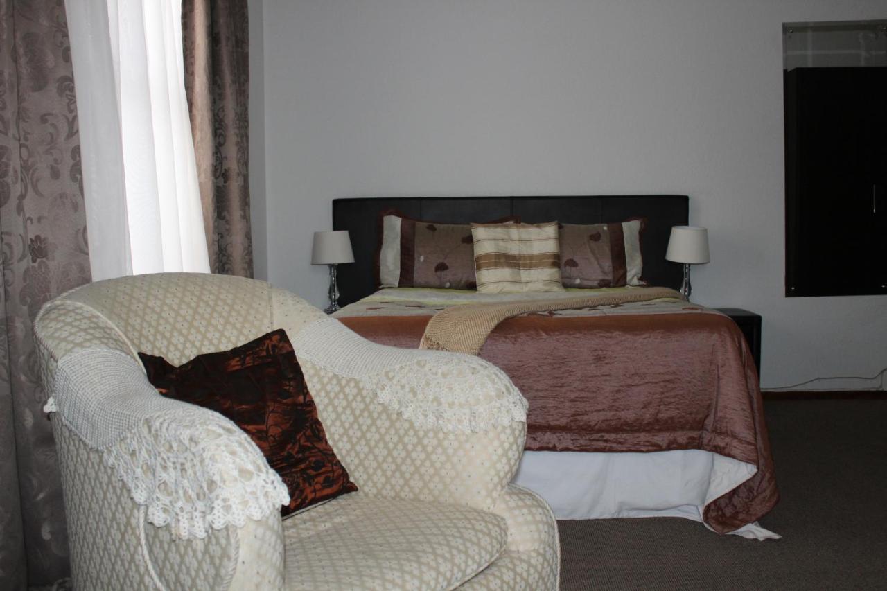 Moshitametsi Guesthouse Kempton Park Luaran gambar